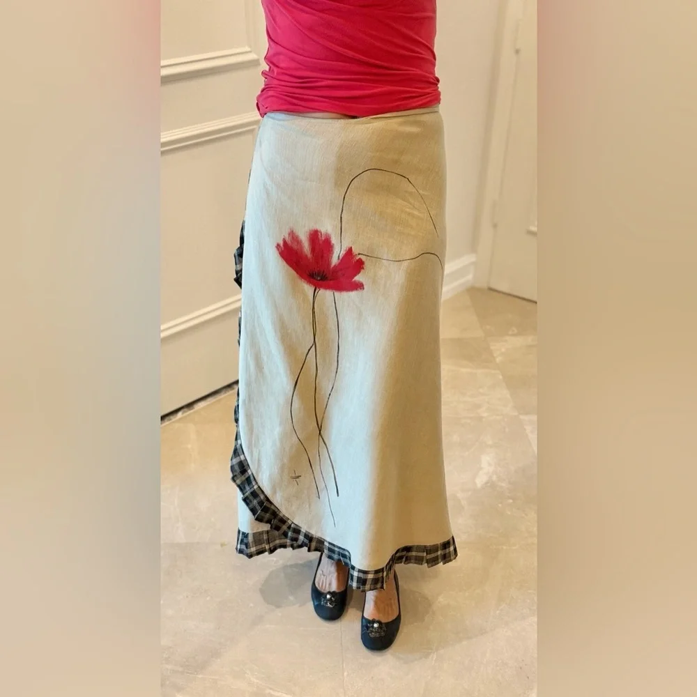 Elegant wraparound Linen Beige Skirt w Black Trim, Handpainted Flower,Size S-M - Picture 4 of 13